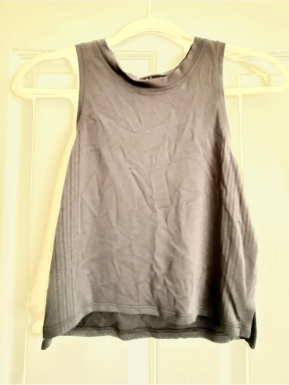 Lululemon Size 4 Women's Black Sleeveless Mesh Tank Top